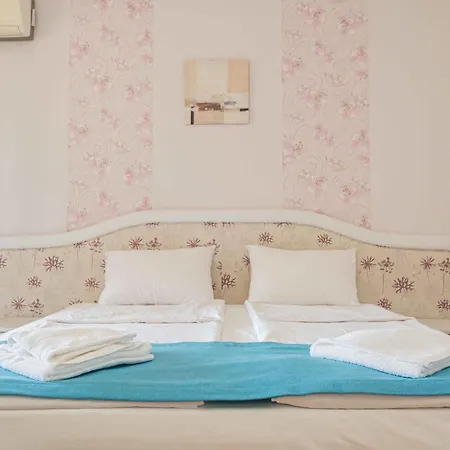 Hotel Първа Линия Хотел С Адрес К-С Реджина Маре Царево Tsarevo